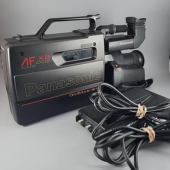Caméscope Vintage Panasonic OmniMovie VHS PV-715S – Avec étui, Pour Collection